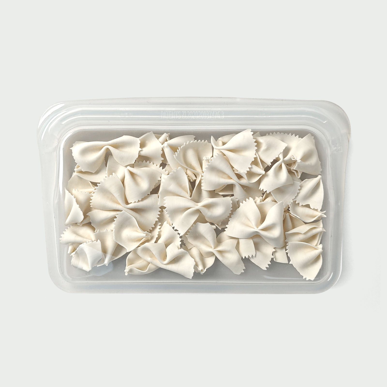 400ml flat silicone storage bags – slim reusable food containers for snacks, sauces, and meal prep. Leak-proof zip seal, dishwasher safe, freezer-to-microwave safe (-40°F to 450°F).