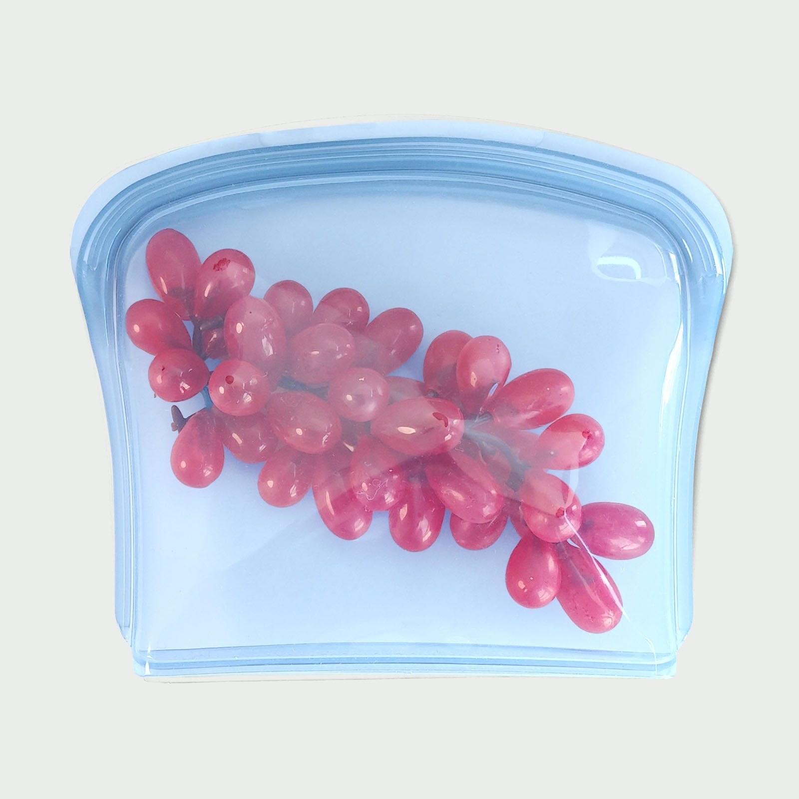 Planet-saving silicone bags 800ml! Holds juicy berries to steamy soups without spills. Survives freezer to microwave – now that’s snack magic!