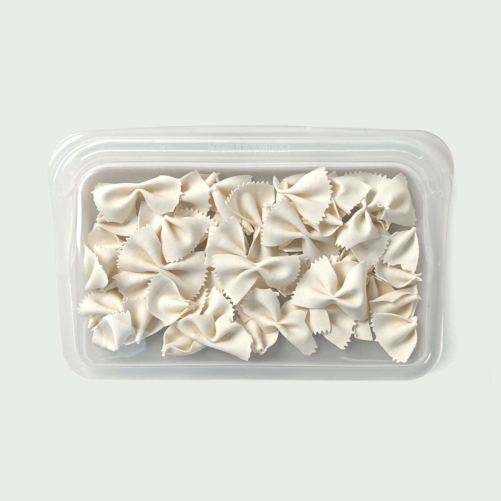 400ml flat silicone storage bags – slim reusable food containers for snacks, sauces, and meal prep. Leak-proof zip seal, dishwasher safe, freezer-to-microwave safe (-40°F to 450°F).