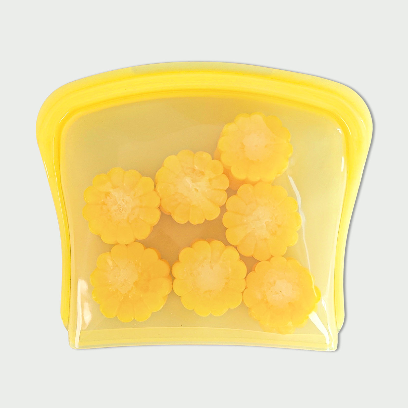 Planet-saving silicone bags 800ml! Holds juicy berries to steamy soups without spills. Survives freezer to microwave – now that’s snack magic!