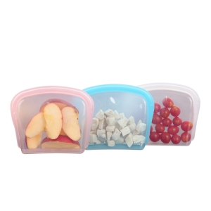 Tiny but mighty! 200ml slim silicone bags perfect for nuts , spices , or makeup. Lays flat like credit card, expands to hold 1 cup snacks!